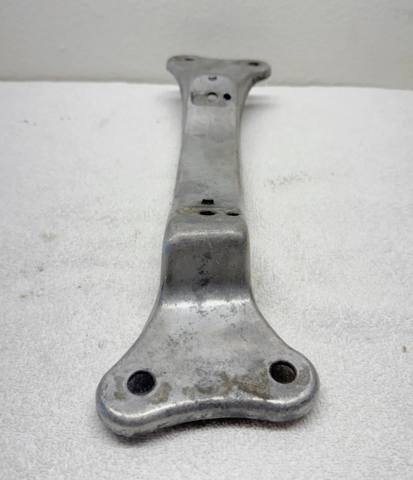 BMW E34 525i 520i M50 CAJA MANUAL SOPORTE TRANSMISIÓN TRAVESAÑO 1139036 Foto 3 de 4