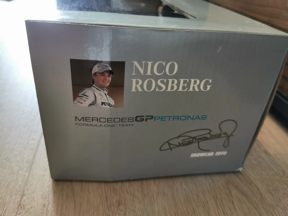 Mercedes GP Petronas WO1 - 2010 Nico Rosberg 1:18 F1 Modell Minichamps Showcar - Bild 3 von 3