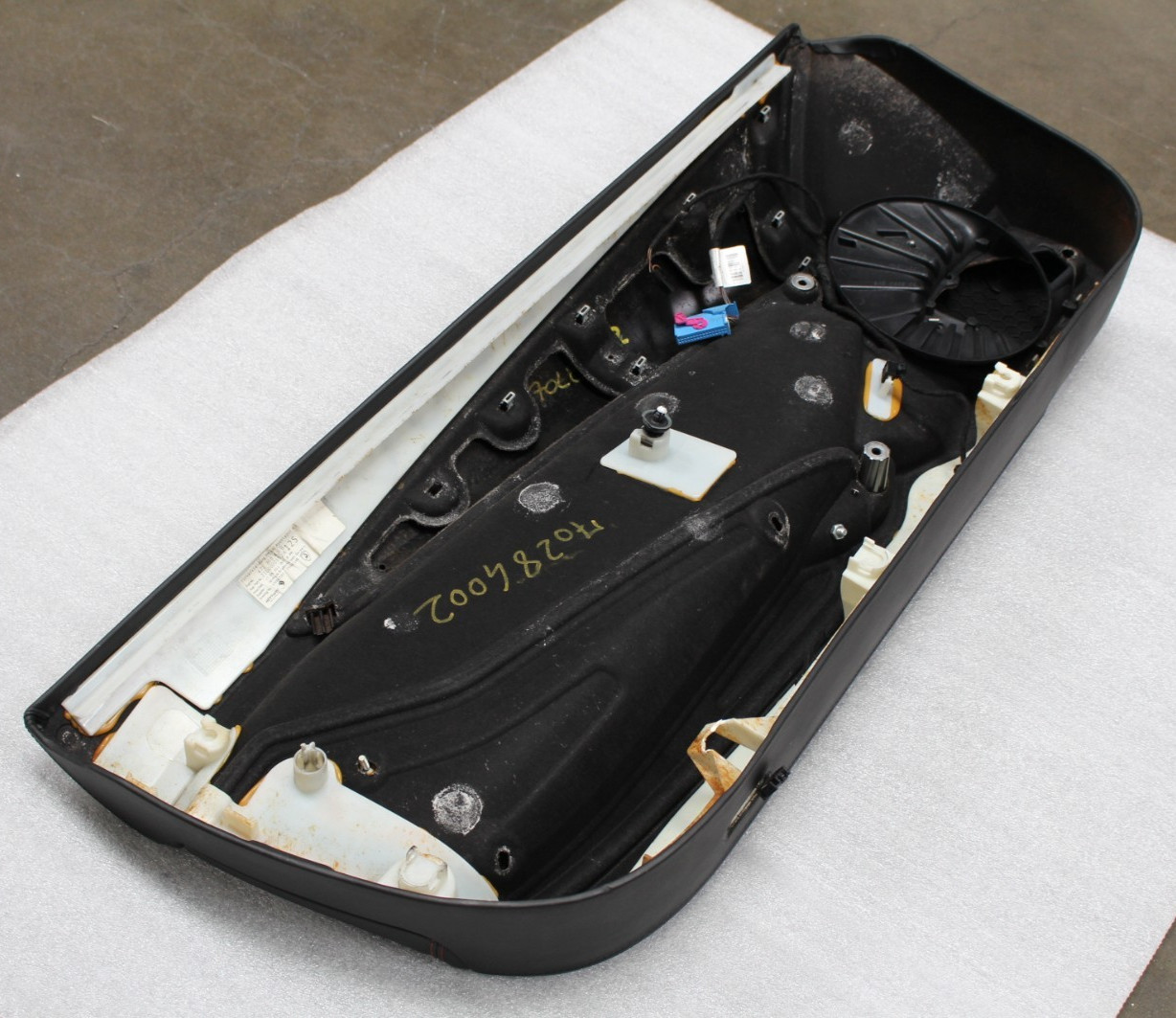 Lamborghini Aventador, RH, Front Door Trim Panel, Scratches, Used, 471868424B