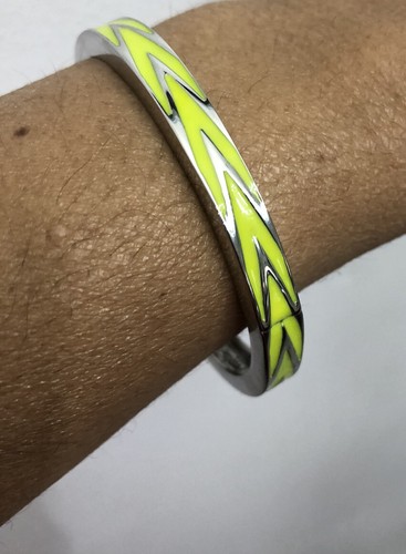 Women’s Bracelet Lia Sophia Yellow Green Silver Tone Chevron Bangle Stretch - Picture 3 of 8