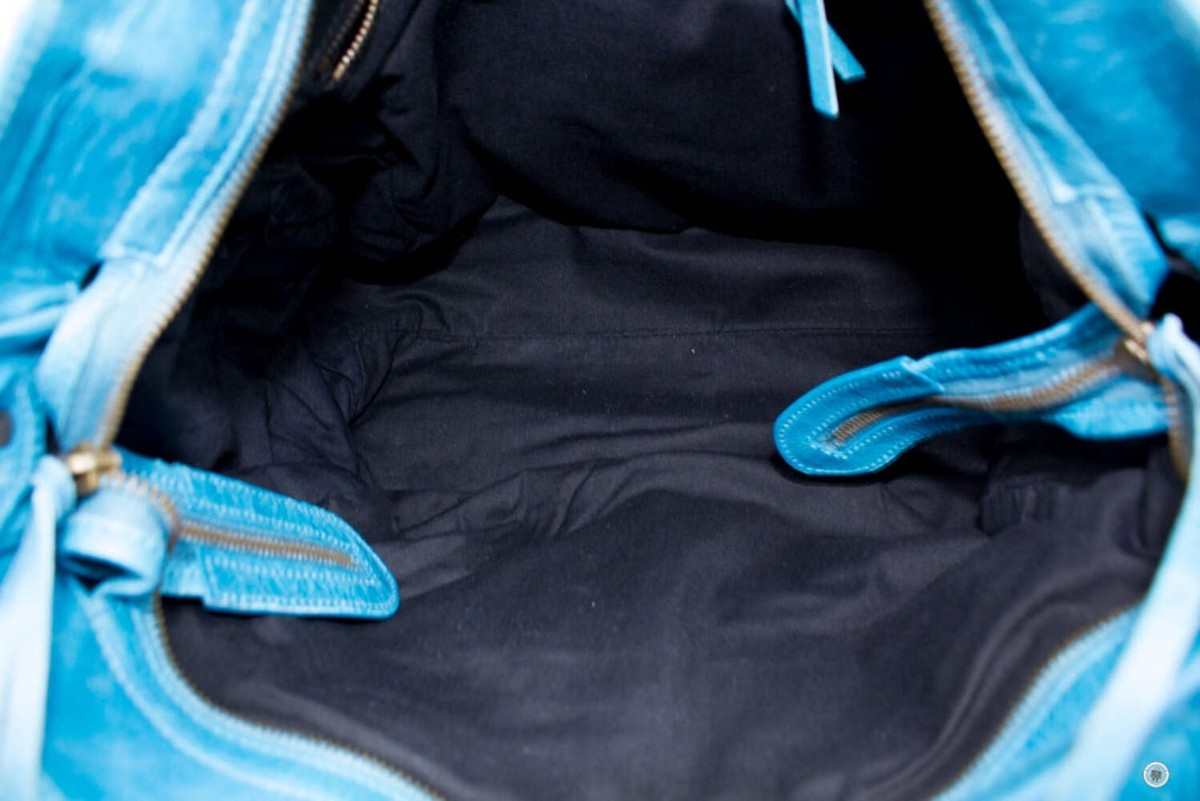 Used Balenciaga 235216 D94JT Small Stud Velo Blue Lambskin Used Balenciaga 235216 D94JT Small Stud Velo Blue Lambskin
