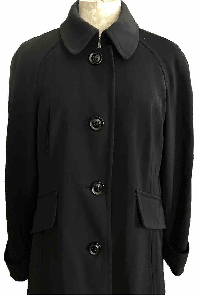 Usado en excelente estado! Gabardina London Fog impermeable negro de un solo pecho, para mujer talla MEDIANA Foto 3 de 4