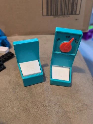 Fisher Price Little People Vintage Blue Hospital X-Ray Machine & Scale Lot 2