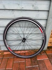 GIANT SR2 700C ROAD BIKE RIM BRAKE FRONT WHEEL IN GOOD CONDITION