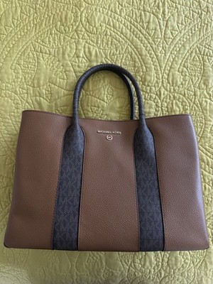 Michael Kors Signature Logo Austin Leather Messenger Bag