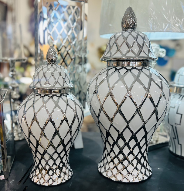 (Pre sale) Elegant Home Beautiful design desk flower ginger jars (silver&white) - Image 2