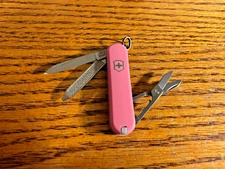 NEW in Box Victorinox 58mm Swiss Army Knife  LIGHT PINK CLASSIC SD   0.6223.51