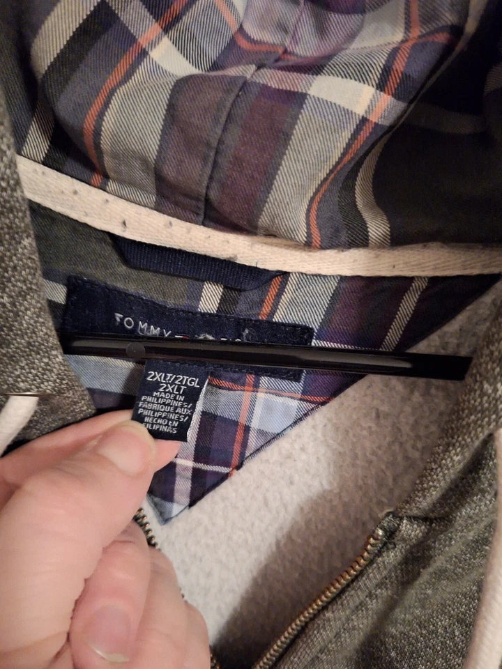 Tommy Hilfiger Men’s 2XL Solid Gray Full Zip Fleece Hooded NWT - Image 4 of 4