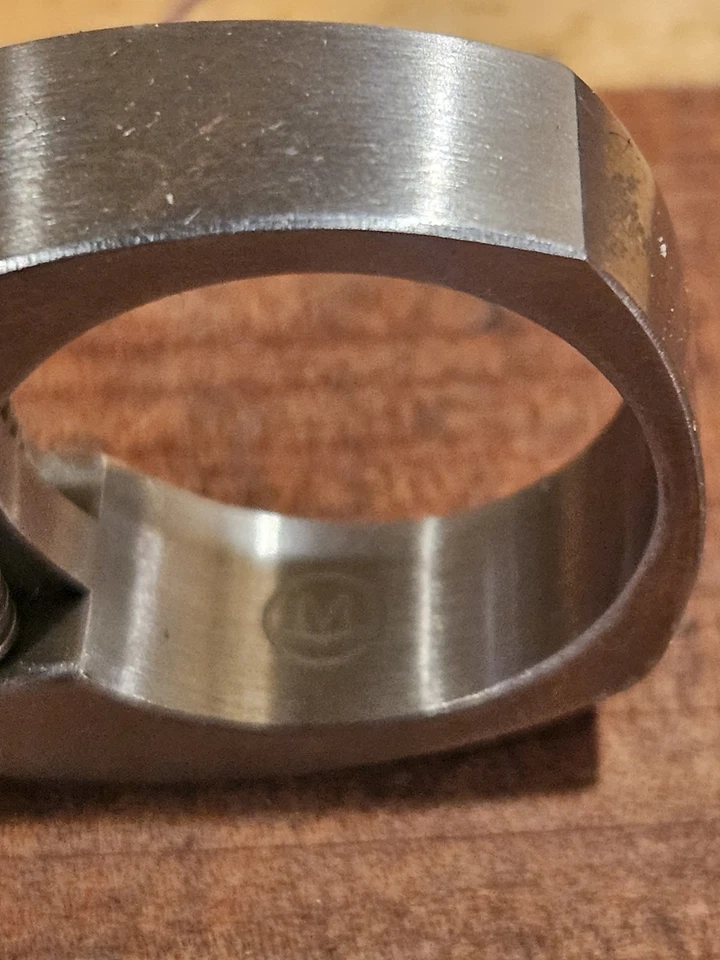 Anillo de acero inoxidable Movado para hombre - joyería de alianza de boda plateada, talla 10 Foto 4 de 4