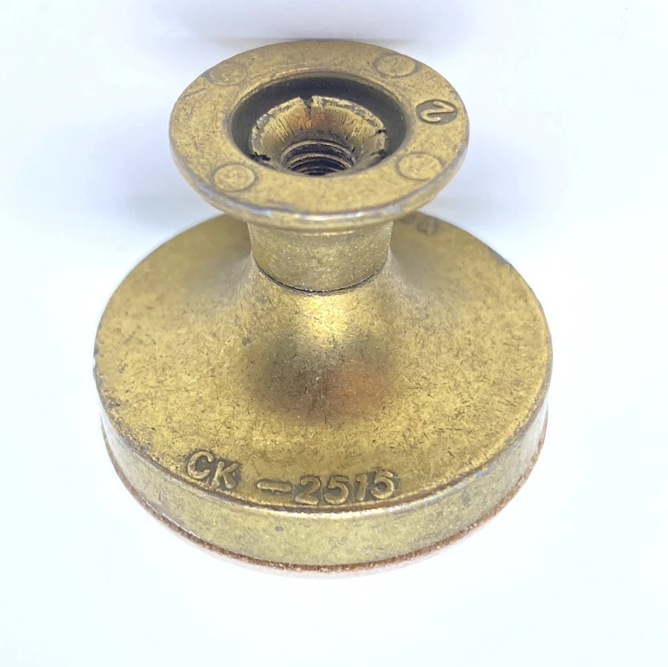 Винтажная латунная ручка выдвижного ящика шкафа с бежевой деревянной крышкой CK-2515 Canada MCM лот из 8 - Изображение 4 из 4