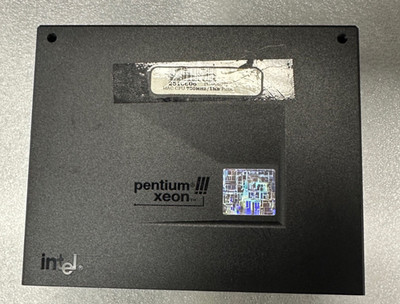 Intel Pentium III Xeon Slot 2 700 MHz CPU w/ Heatsink P/N SL49P