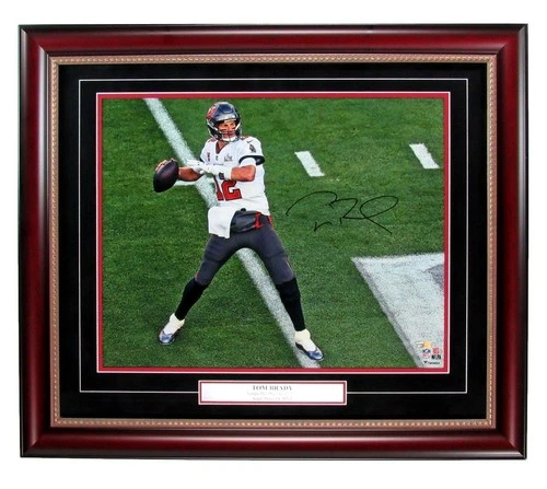 Tom Brady Autographed 16x20 Photo Tampa Bay Buccaneers Framed Fanatics DB200800