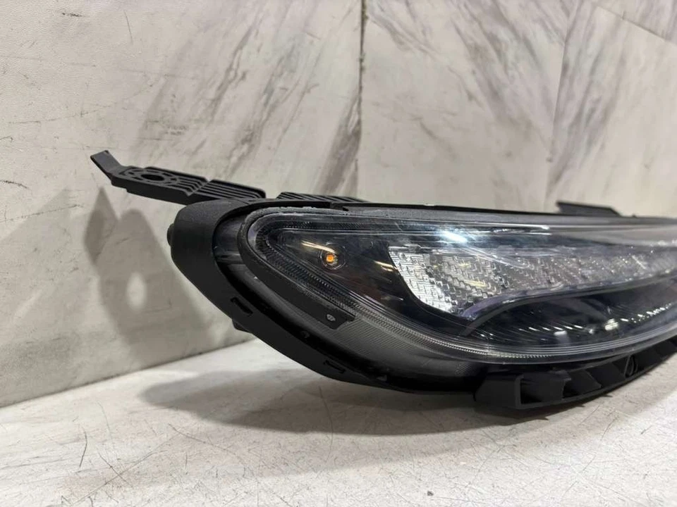 HYUNDAI KONA 2022 2023 LUZ DE CIRCULACIÓN DIURNA OEM LADO DERECHO LED 92208-J9510 Foto 2 de 4