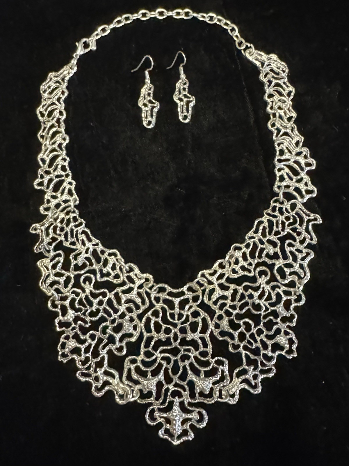 SilverTone Statement Necklace Earring Set Bib Dri… - image 1