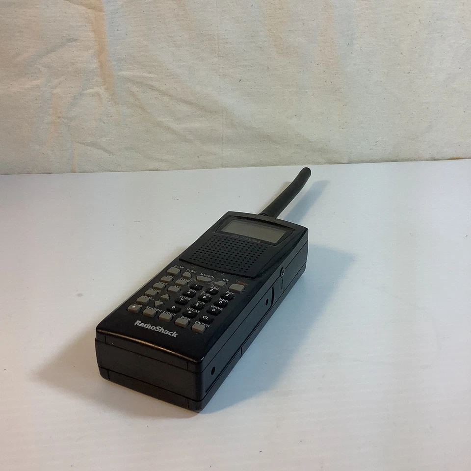 RadioShack PRO-95 20-525 Dual Trunking Handheld Scanner - Image 2 of 4