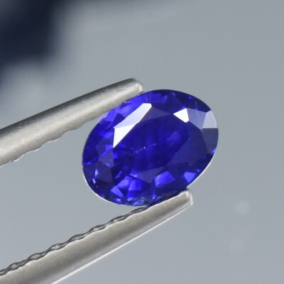 Natural Royal Blue Sapphire 0.57ct Certified Oval Sri Lanka (01827)