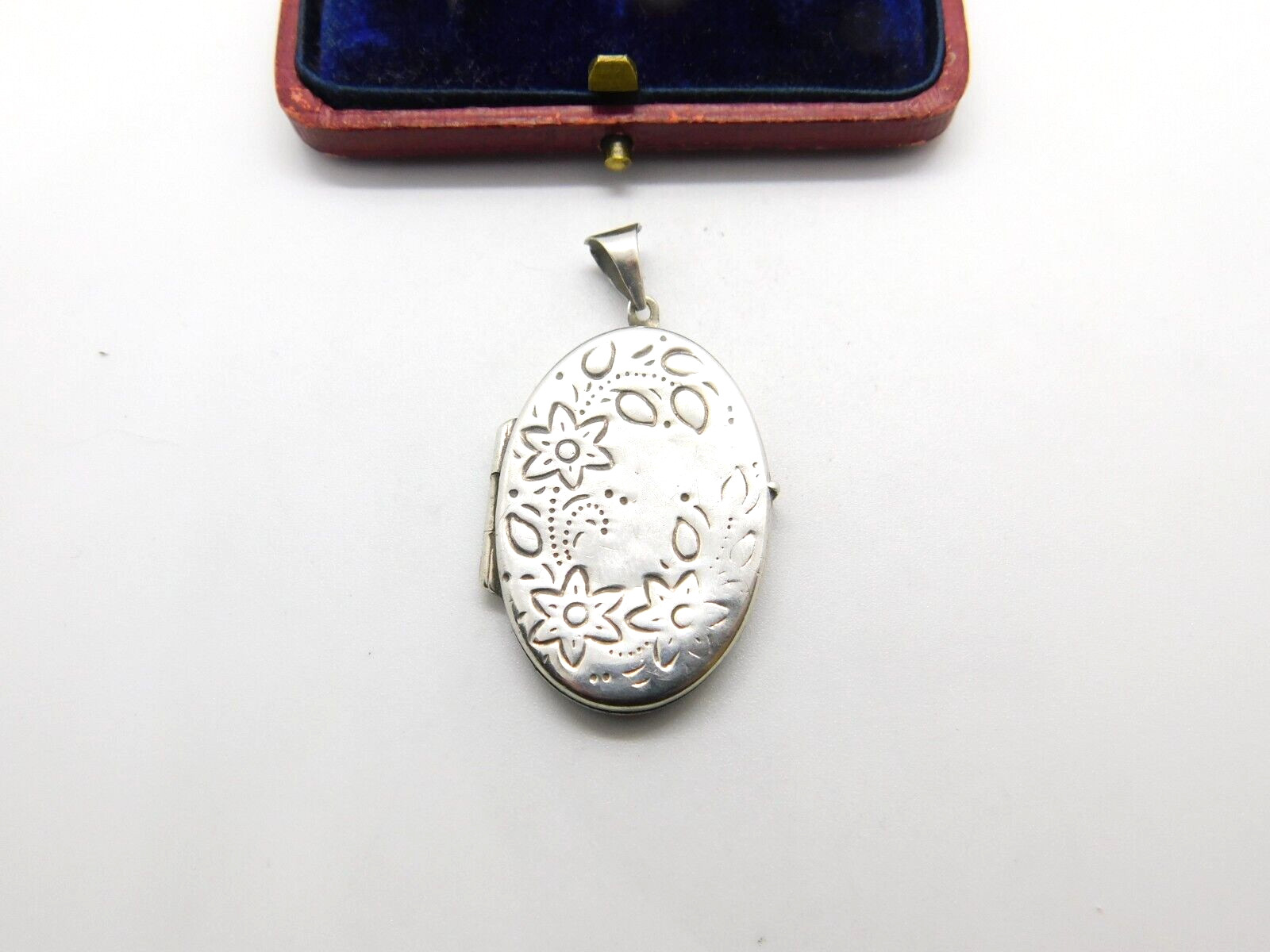 Sterling Silver Floral Leaf Pattern Double Locket… - image 1