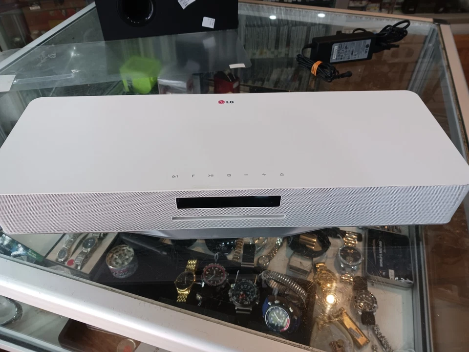 LG MICRO HI-FI SYSTEM CM3430W BLUETOOTH USB CD MP3 Wi-Fi AIR DIRECT FM WHITE - Image 2 of 4