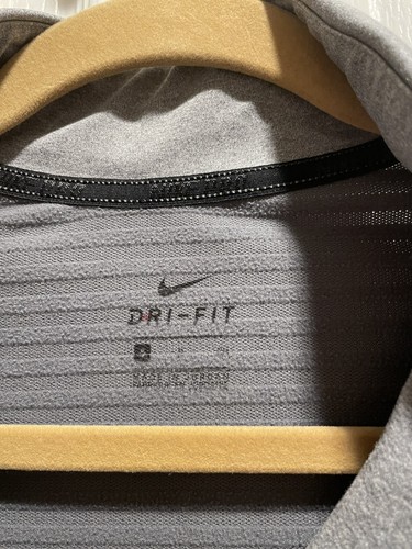 Nike Dri Fit Women’s Half Zip Long Sleeve Athletic Running Jacket Gray Small EUC - Bild 4 von 4