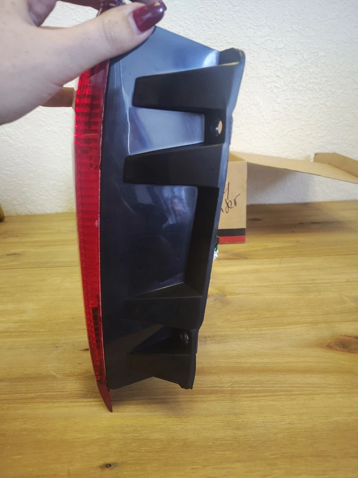 Luz de freno de conductor para Nissan Pathfinder 99-04 Foto 3 de 4