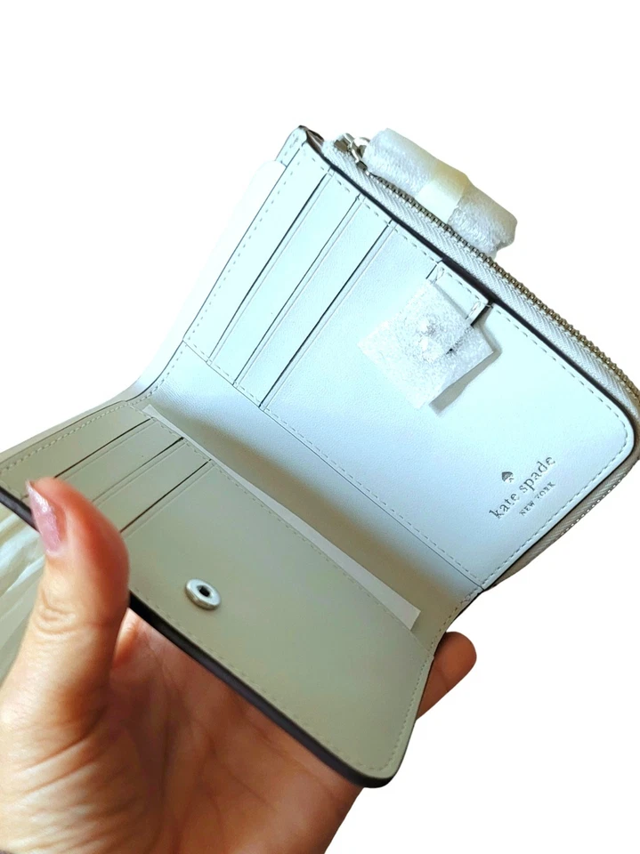 NUEVA CARTERA DE CUERO SAFFIANO KATE SPADE MADISON PEQUEÑA PLATEADA CON CREMALLERA EN L $189NUEVA NUEVA CON ETIQUETAS Foto 2 de 4