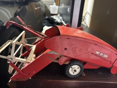 ERTL Tru-Scale 1/16 Scale Vintage Auger Elevator Grain Feeding Funnel Farm Toy