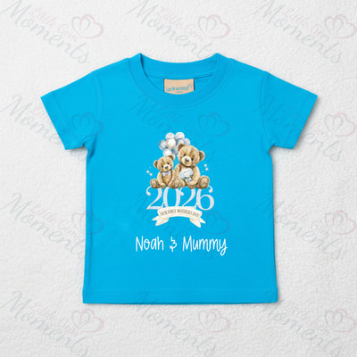 Personalisiertes T-Shirt Unser erster Muttertag 2026. Individuelles Baby T-Shirt. Neue Mama