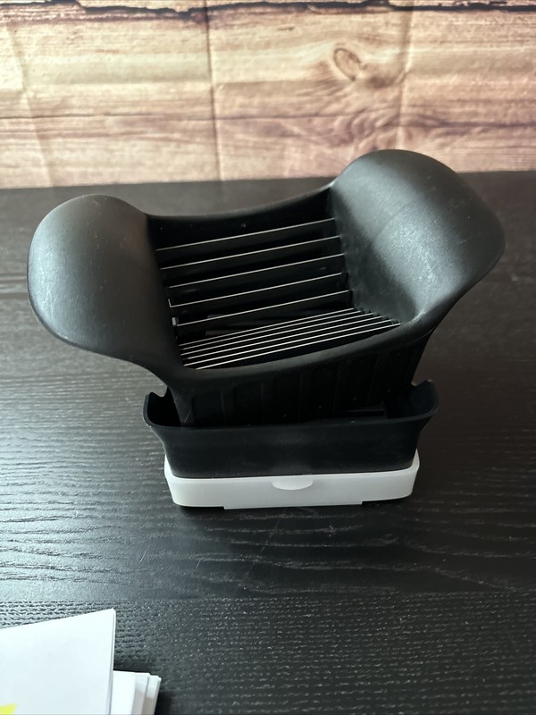 Pampered Chef Quick Slice Fruit & Veggie Slicer Stainless Steel Blades Kitchen