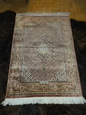 feiner, handgeknüpfter Seidenteppich, Hereke, 136x97cm, signiert