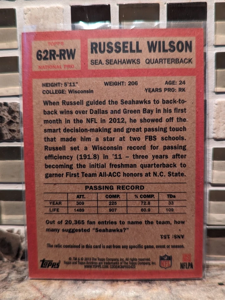 2013 Topps Archives Russell Wilson 1962 Patch #62-RW RC - Image 2 of 2