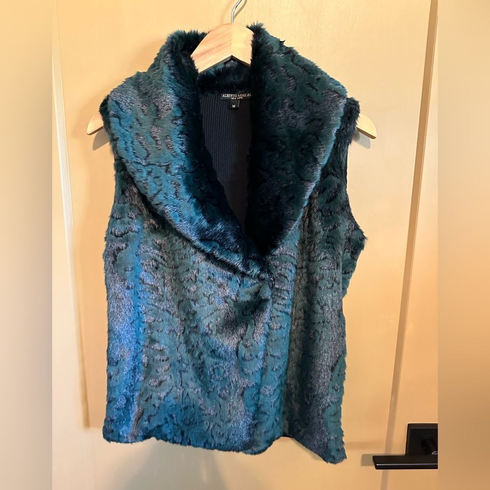 Alberto Makali faux fur button front vest M