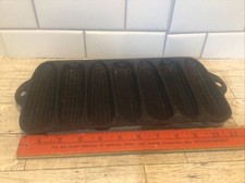 VINTAGE WAGNER WARE CAST IRON CORNBREAD Pan "C" MADE IN USA