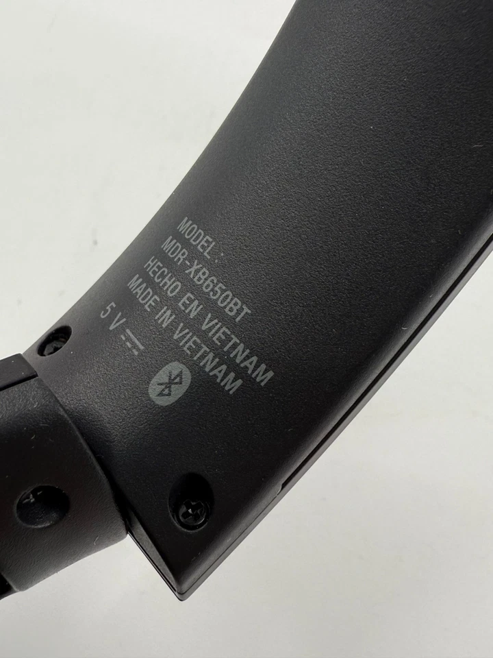 Sony MDR-XB650BT Black Extra Bass Wireless Bluetooth Stereo Headset with Cable - Image 4 of 4