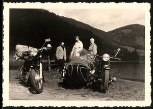 Fotografie Motorrad BMW mit Boxermotor und Seitenwagen, Krad am Ufer des Schlie