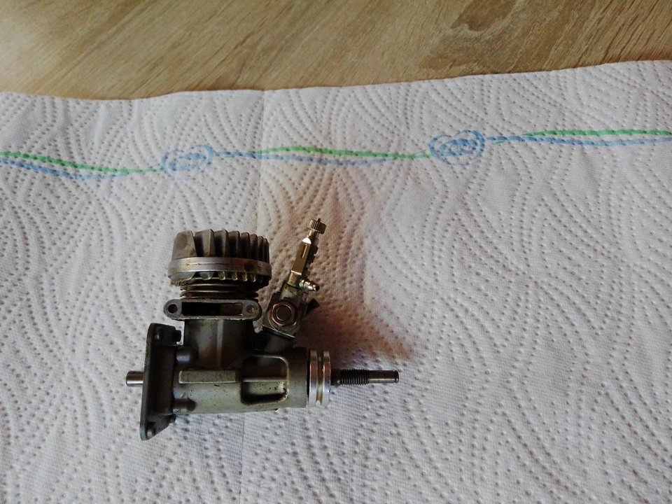 Carson / Force 15 Nitro Verbrenner Motor 2,5 ccm für Modellautos  schöner Zustan - Bild 3 von 4