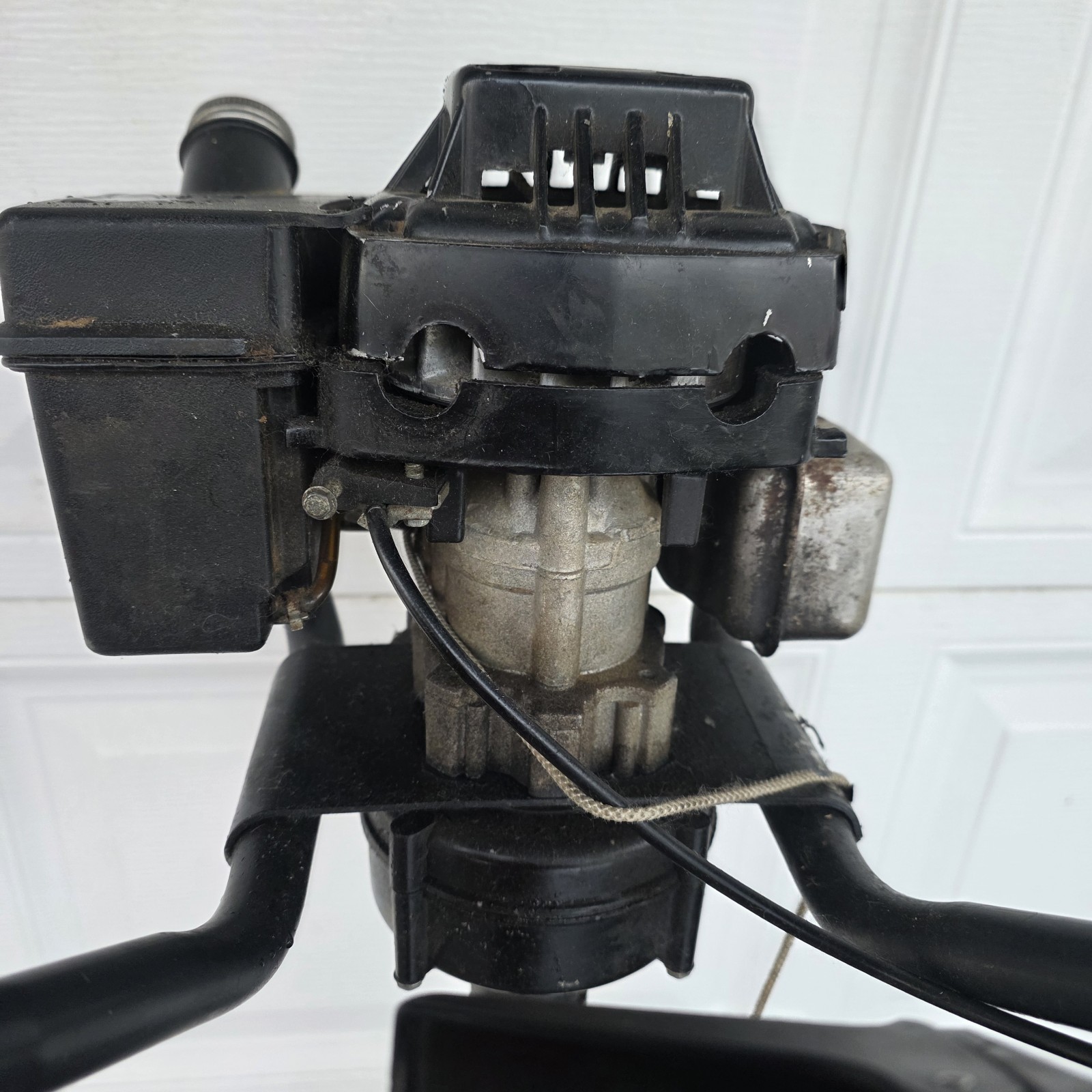 StrikeMaster Magnum III Plus 49cc Gas Ice Auger 8” Cutting Head – Tested Working