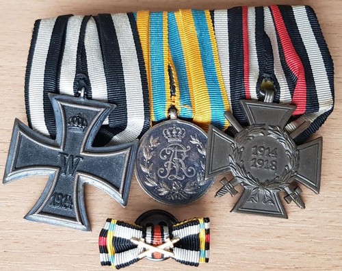 German Empire WW1 Medal Bar with 3 Awards + Rosette Lux Condition Original