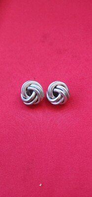 Vintage silberfarbene Givenchy Ohrclips in gutem gebrauchten Zustand E1