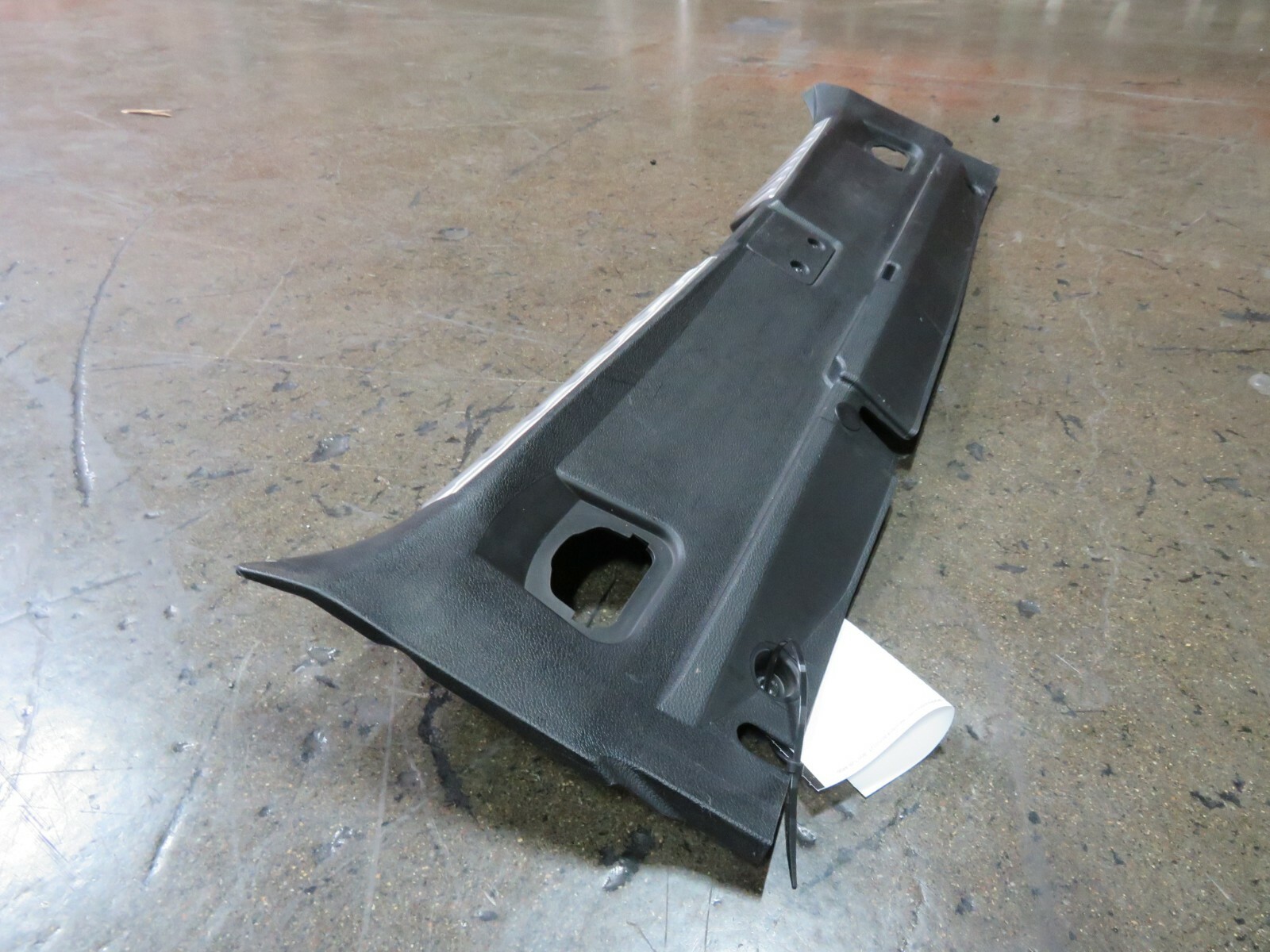 Maserati Quattroporte, Trunk Latch Cover, Used, P/N 670015208