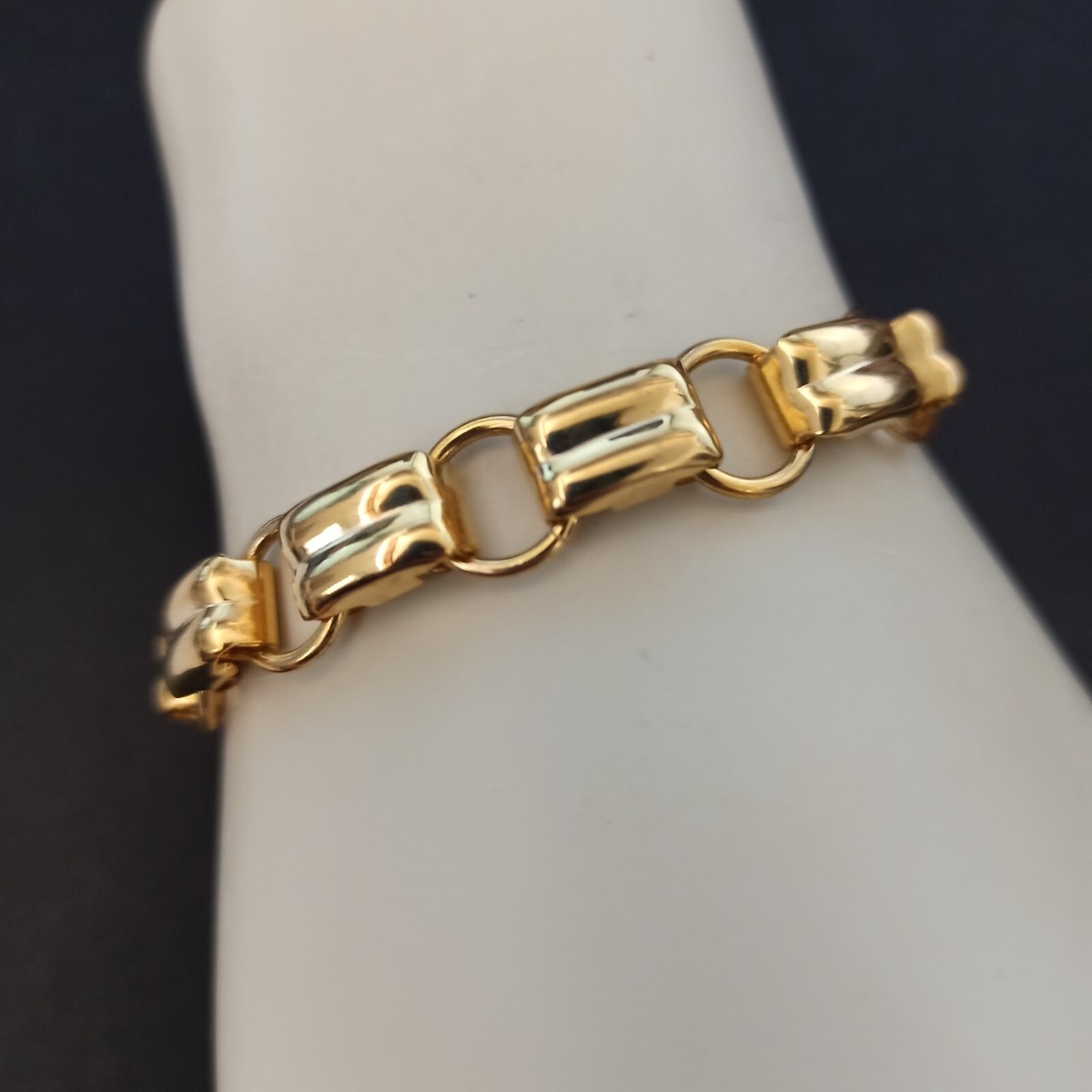 値引【VINTAGE)   Modern Bracelet Vintage Gold Tone Link Bracelet Modern Bold 90s Fashion Classic