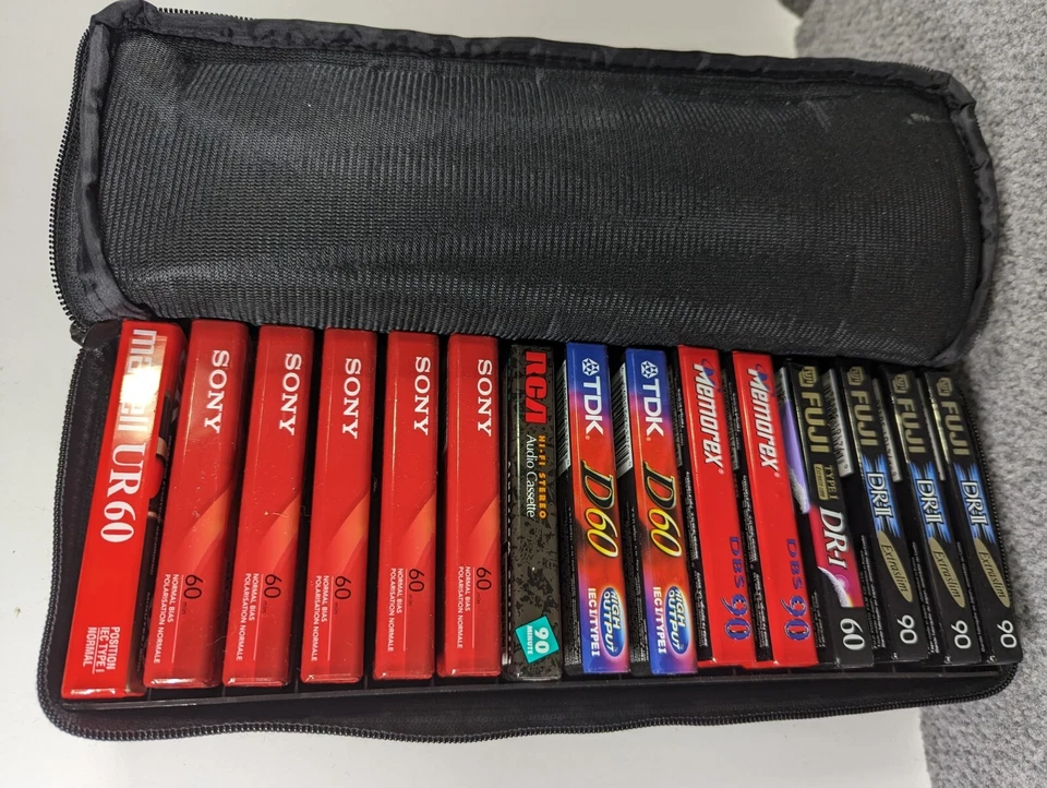 Vtg Case Logic Soft Portable Cassette Holder W/ 15 Blank Cassettes Sony Fuji - Image 2 of 4