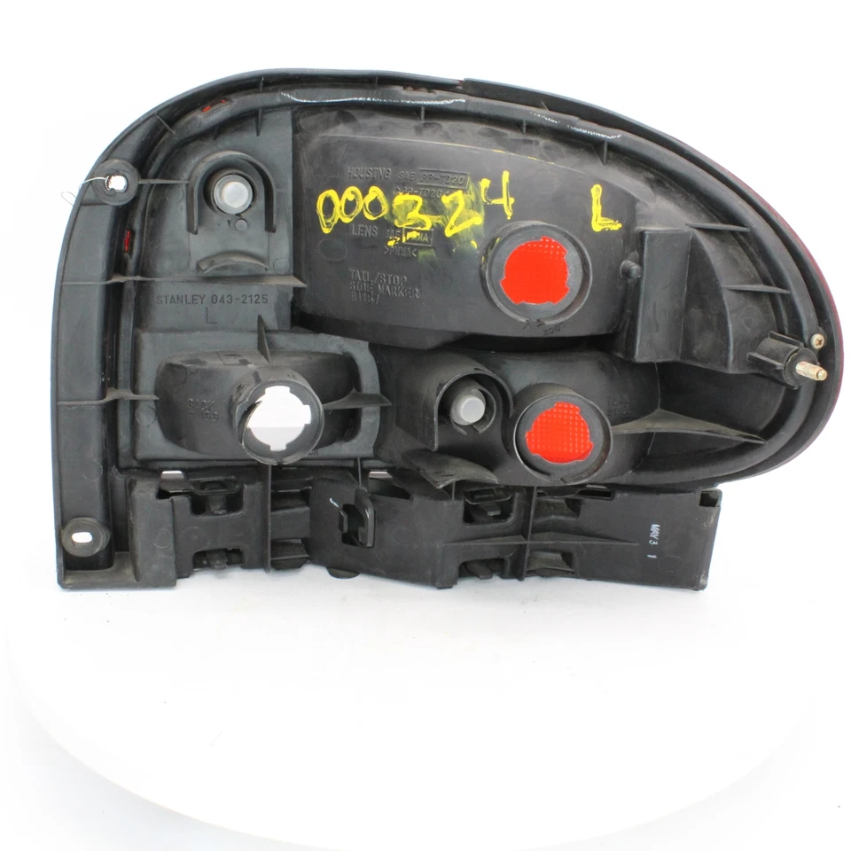 1999 Chevrolet Metro Tail Light Assembly Part Number 91173740 - Image 4 of 4