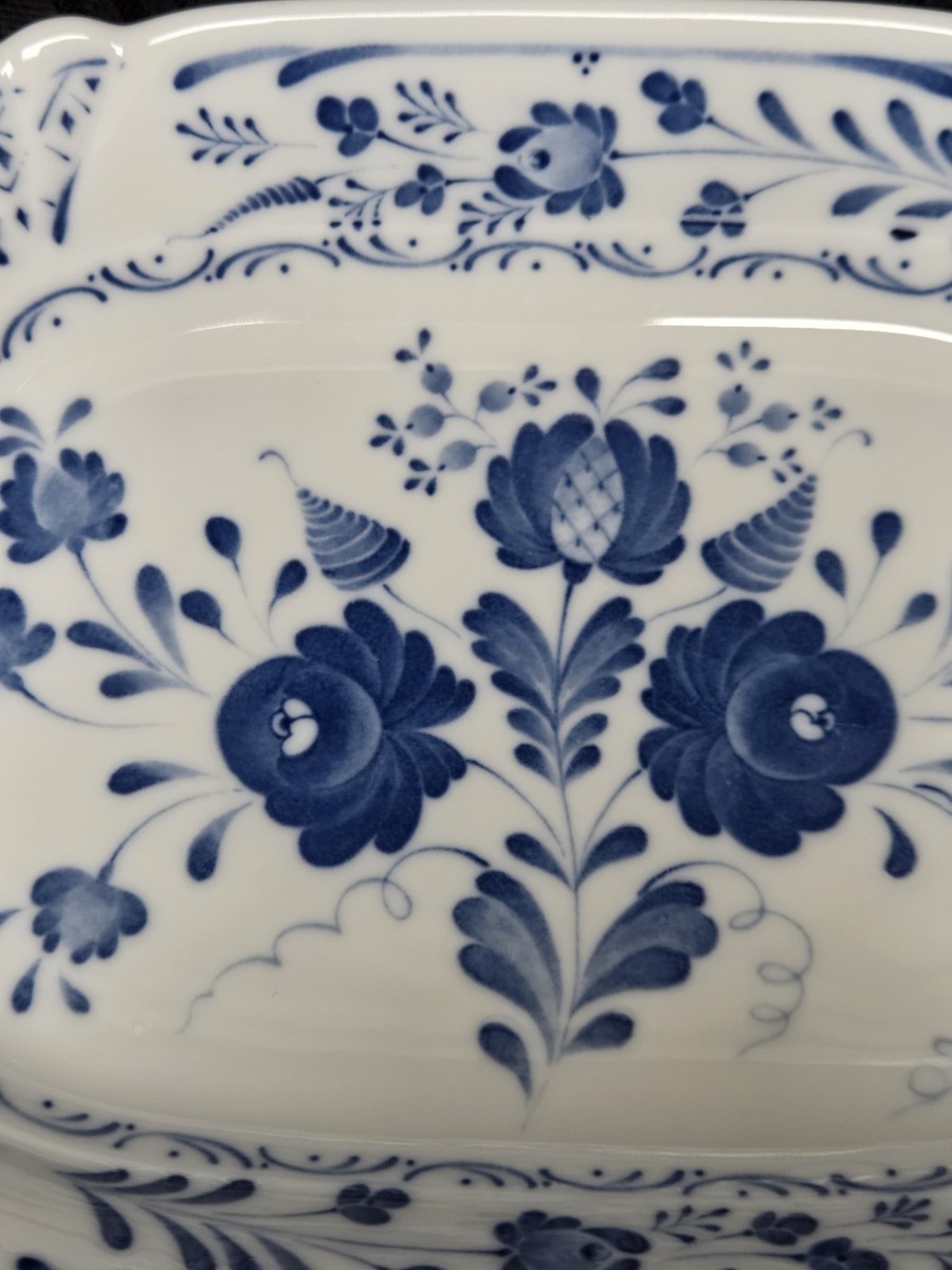 【昭和レトロ】サンマリノ 青と白の花磁器楕円形野菜サービングボウル San Marino Blue And White Floral Porcelain Oval Vegetable Serving
