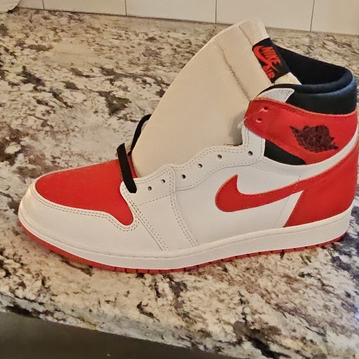 Nike Air Jordan 1 Retro High OG Heritage White Red 555088  display picture 2