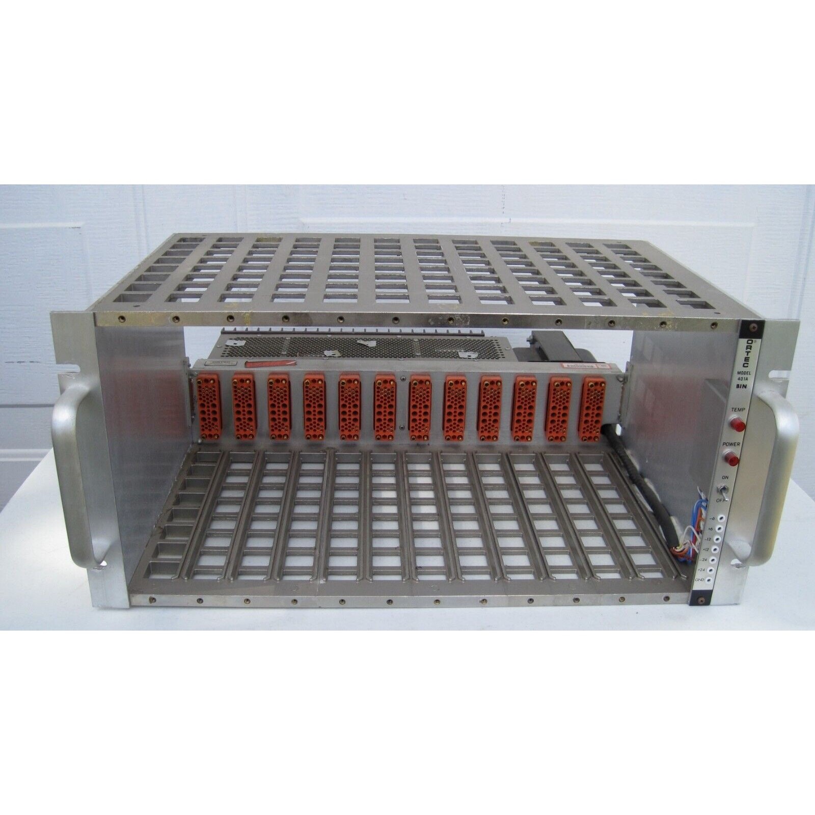 Ortec 401A BIN NIM Chassis Crate with 402A 72 Watt Power Supply