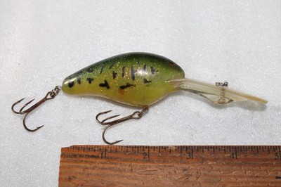 Norman  DD 22 Deep Gelcote Crankbait; 3'' Body, 1 Ounce.  COMBINED SHIPPING