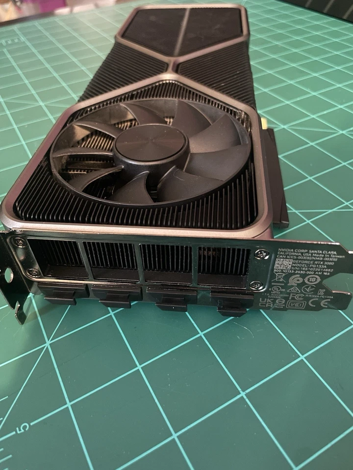 Tarjeta de gráficos NVIDIA GeForce RTX 3080 Founders Edition 10 GB GDDR6X Foto 4 de 4