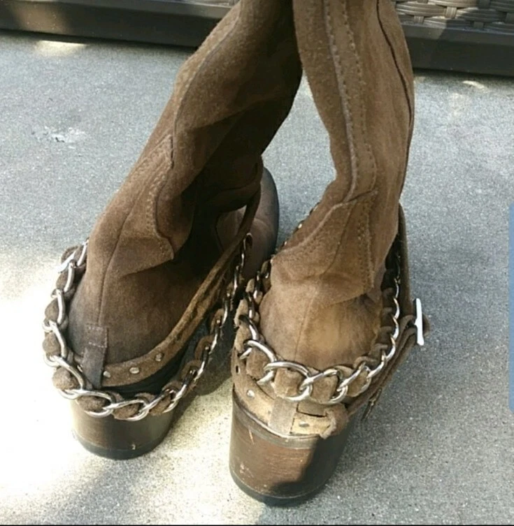 Botas Vic Matie Marrón Gamuza Media Pantorrilla Con Cadena Plateada 38.5 Foto 4 de 4