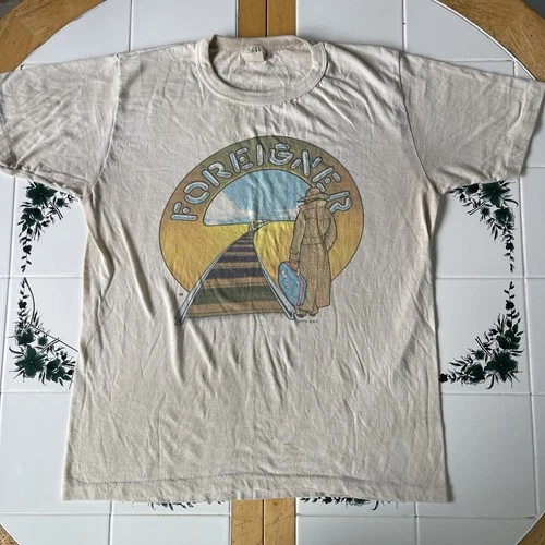 Foreigner T Shirt Medium World Tour Band T Sing 1970s vintage concert t-shirt, vintage, size M, single stitch, B+ condition