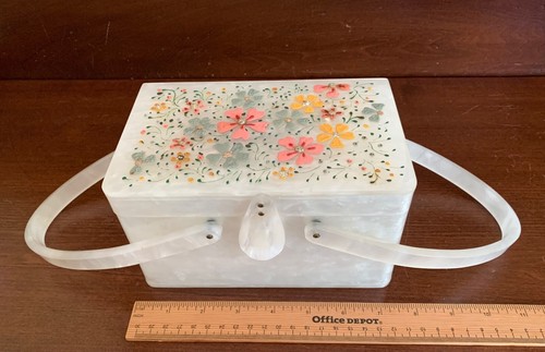 Vintage 1950’s Signed Wilardy Originals White Marble Lucite Purse-Original Tag - Picture 3 of 19